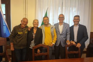 Immagine dei componenti della giunta Unione Montana Comuni Olimpici Vialattea. Il primo da sinistra il Sindaco di Sauze d'Oulx Mauro Meneguzzi, presidente dell'Unione.