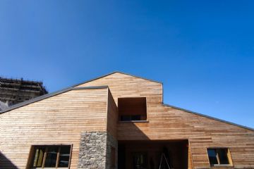 Inaugurazione nuova scuola a Sauze d’Oulx Giovedì 18 settembre ore 12. È una CasaClima School per un valore di 3 milioni 700mila euro.