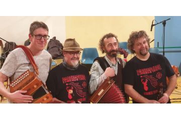 Chantar l’Uvèrn porta i “Parenaperde” a Sauze d’Oulx. 