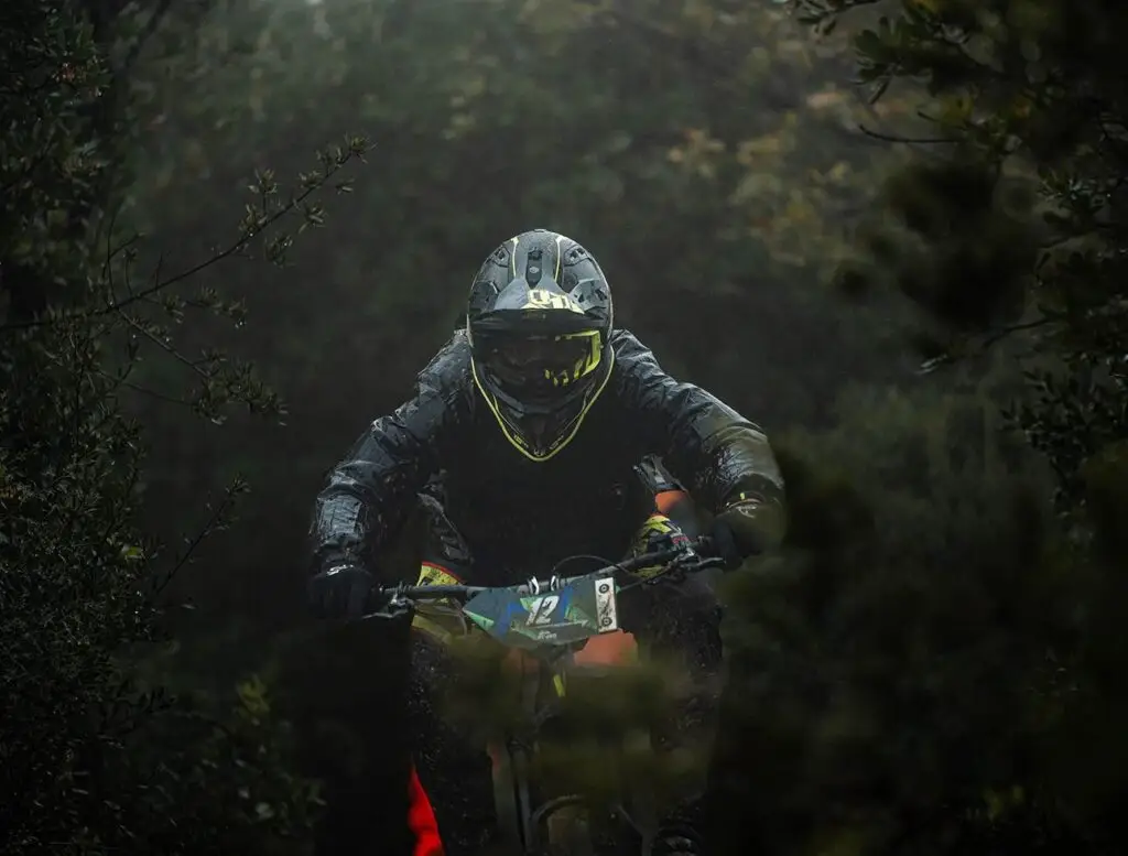 Foto dove c'è un rider sulla sua bici
